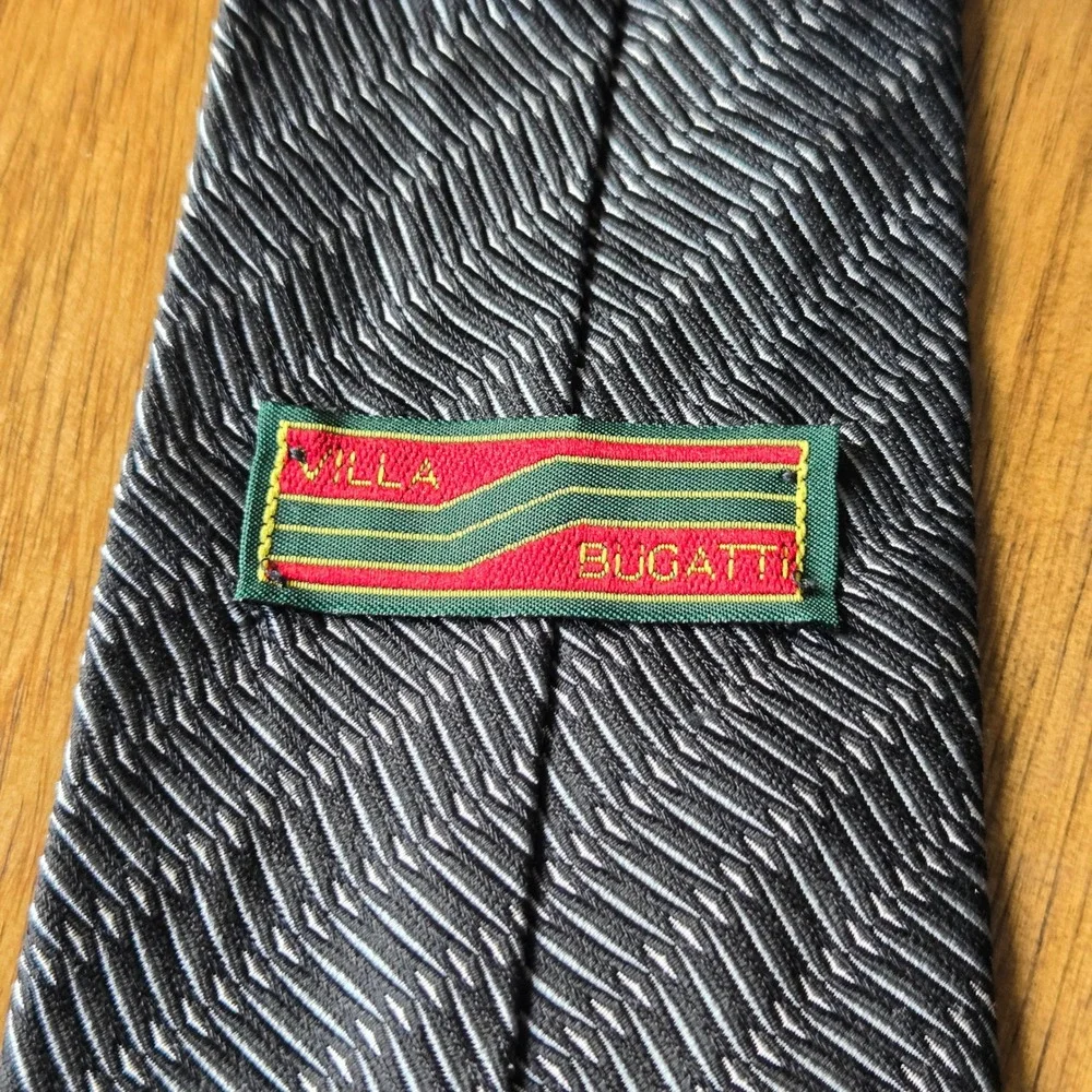 Villa Bugatti Mens Silk Tie‎ Charcoal Grey Silver Textured Chevron Geometric USA